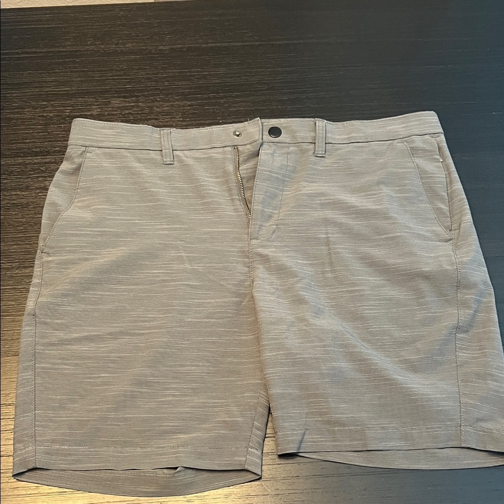 Apt. 9 Men's Light Gray Flat Front Shorts